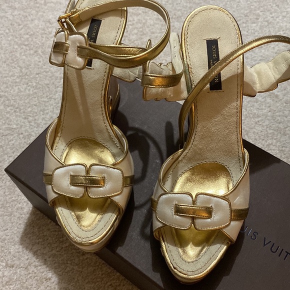 Louis Vuitton wedges - Picture 2 of 3